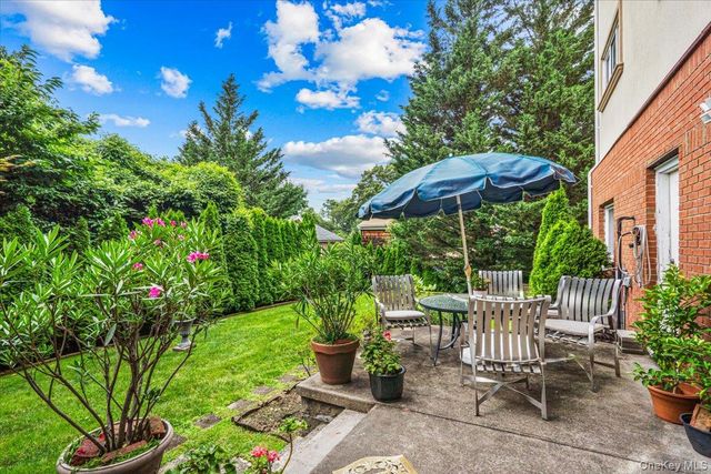 3850 Hillcrest Avenue, Douglaston, NY 11363