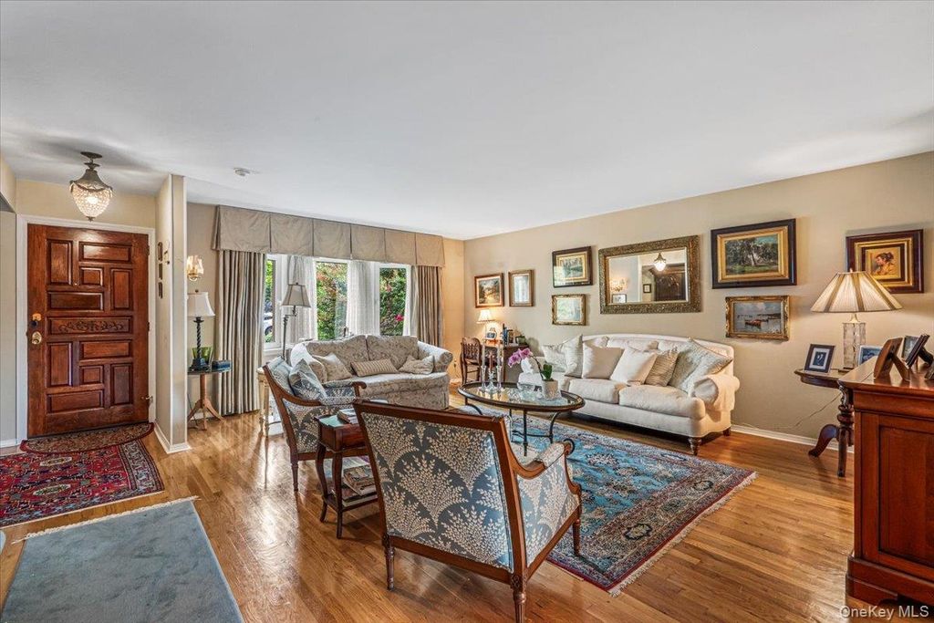 3850 Hillcrest Avenue, Douglaston, NY 11363 — photo 4