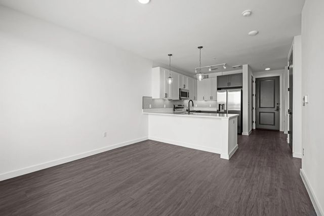 1100 N Zang Boulevard 413, Dallas, TX 75203