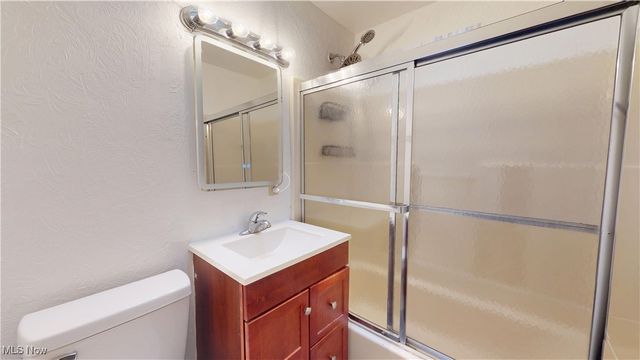 20623 Randolph Pky, Highland Hills, OH 44122