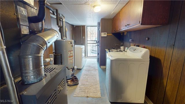 20623 Randolph Pky, Highland Hills, OH 44122