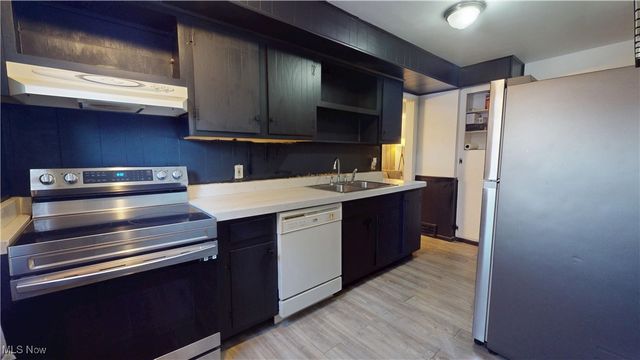 20623 Randolph Pky, Highland Hills, OH 44122