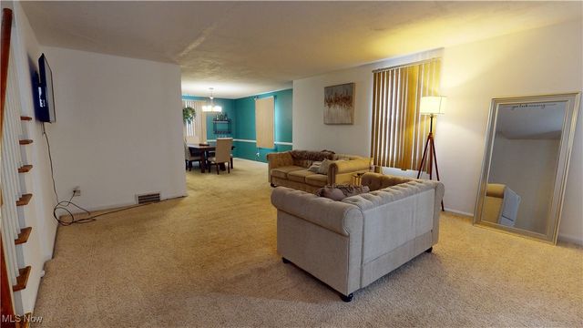 20623 Randolph Pky, Highland Hills, OH 44122