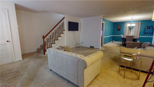 20623 Randolph Pky, Highland Hills, OH 44122