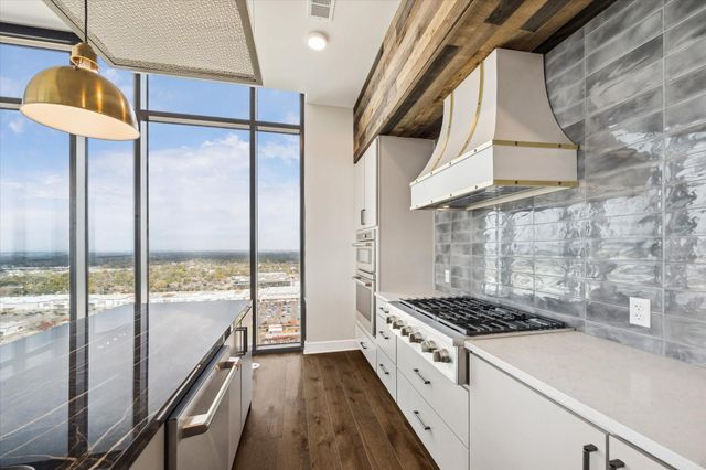 9757 Katy Freeway 2508, Houston, TX 77024