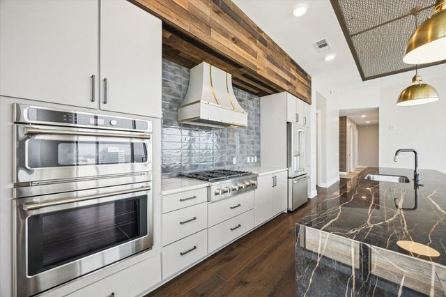 9757 Katy Freeway 2508, Houston, TX 77024