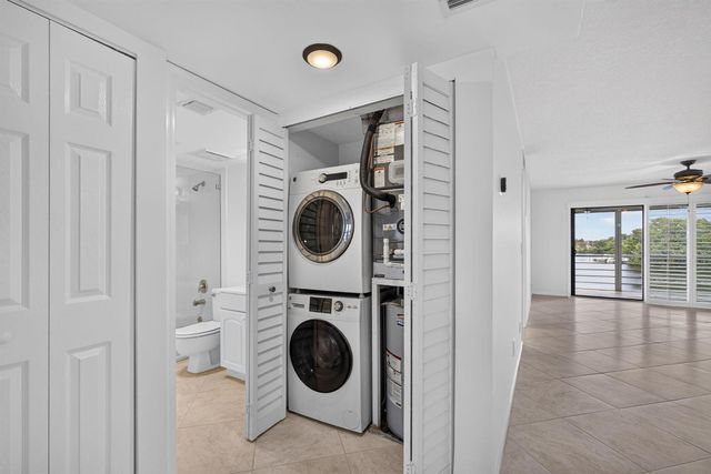 313 LAKE Circle 311, North Palm Beach, FL 33408