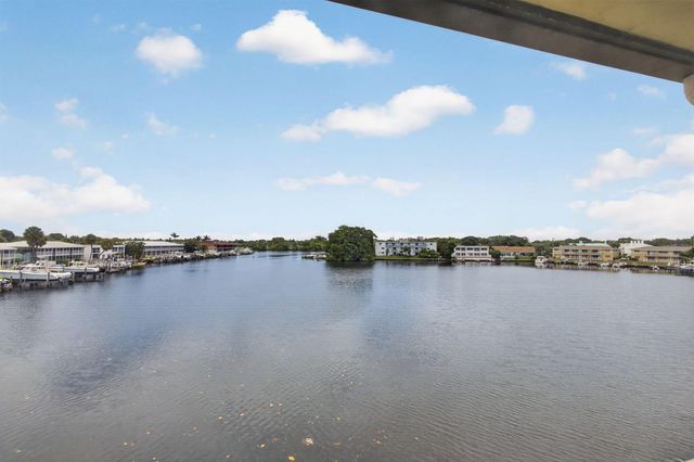 313 LAKE Circle 311, North Palm Beach, FL 33408