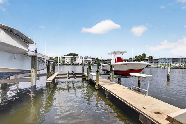 313 LAKE Circle 311, North Palm Beach, FL 33408