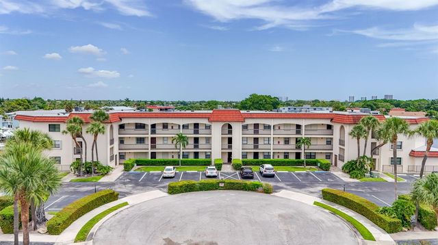 313 LAKE Circle 311, North Palm Beach, FL 33408