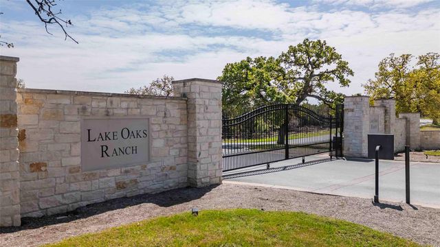 551 Lake View DR, Spicewood, TX 78669