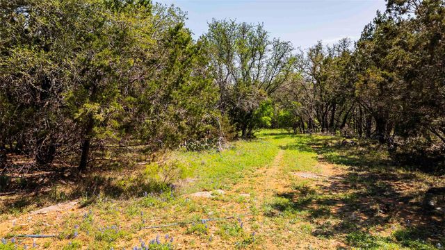 551 Lake View DR, Spicewood, TX 78669