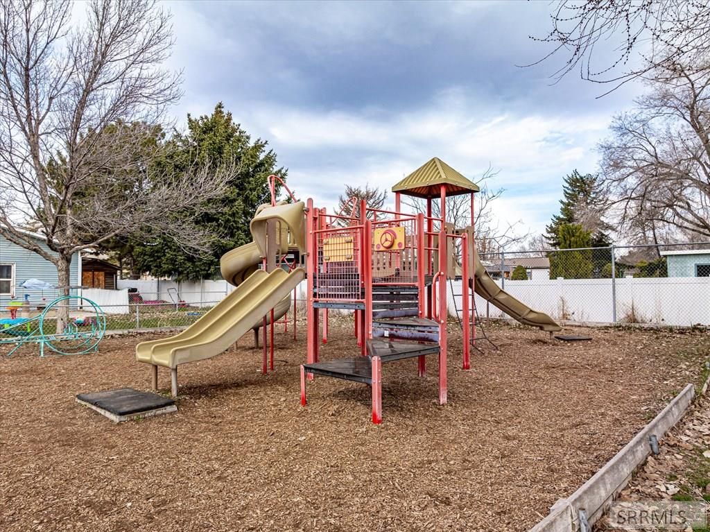 Image 11 of property listing at 844 Mckinley Avenue, Pocatello, ID 83201