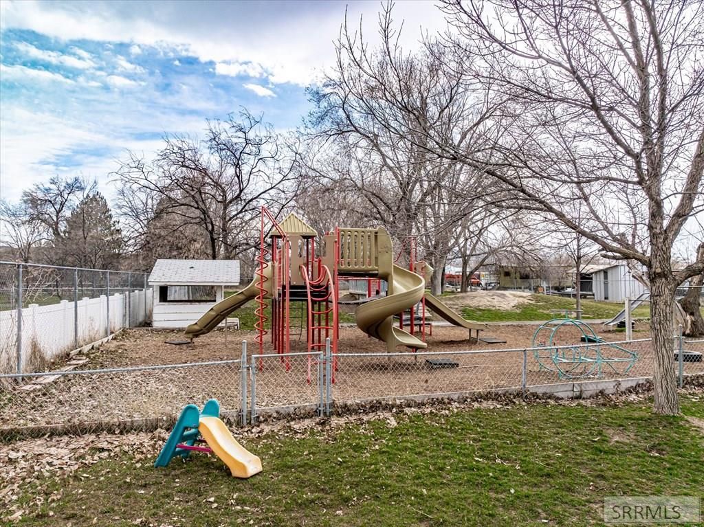 Image 13 of property listing at 844 Mckinley Avenue, Pocatello, ID 83201