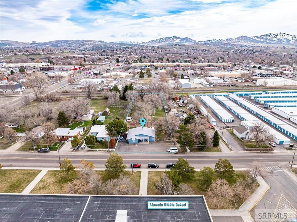 Image 3 of property listing at 844 Mckinley Avenue, Pocatello, ID 83201