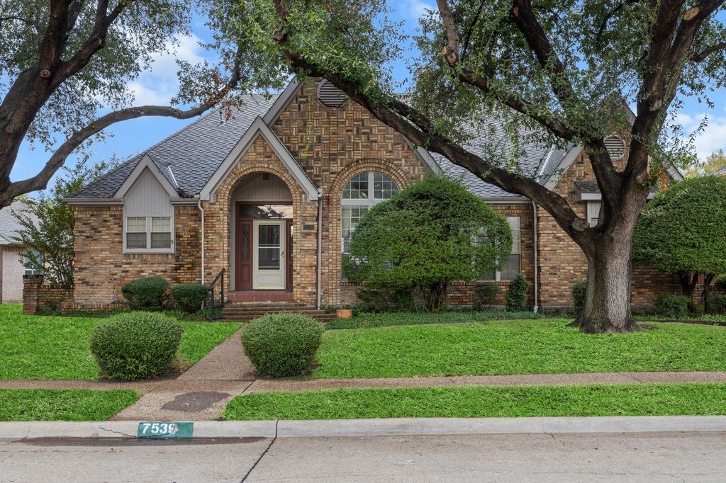 7539 Summitview Drive, Irving, TX 75063