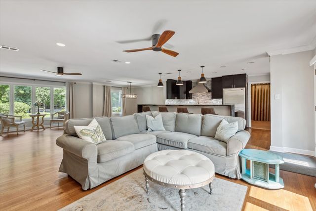 356 WARING RD, Memphis, TN 38117