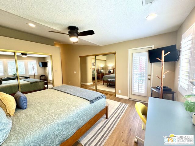 696 Vista Lago Circle, Palm Desert, CA 92211