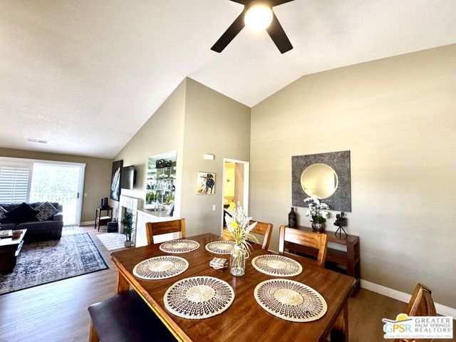 696 Vista Lago Circle, Palm Desert, CA 92211