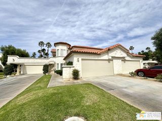 696 Vista Lago Circle, Palm Desert, CA 92211