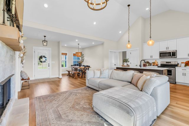 733 Jackson Rd, Portland, TN 37148