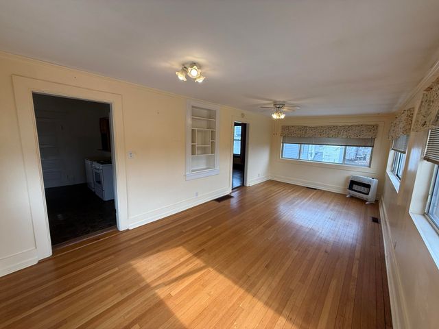 672 Higgins Avenue, Paris, KY 40361