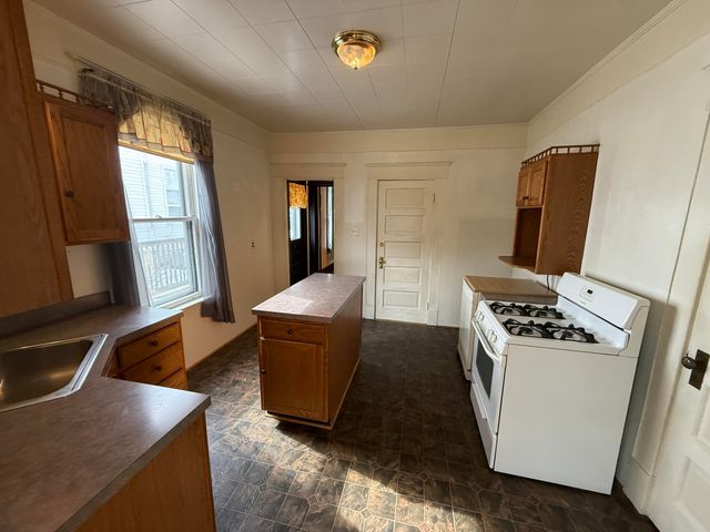 672 Higgins Avenue, Paris, KY 40361