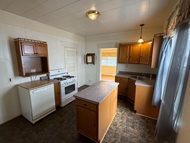 672 Higgins Avenue, Paris, KY 40361