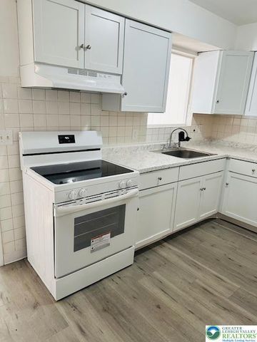 2731 Diane Boulevard, Hanover Twp, PA 18109