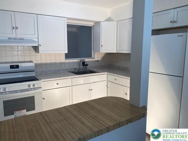 2731 Diane Boulevard, Hanover Twp, PA 18109