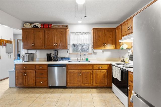 120 NW 191 Road, Warrensburg, MO 64093