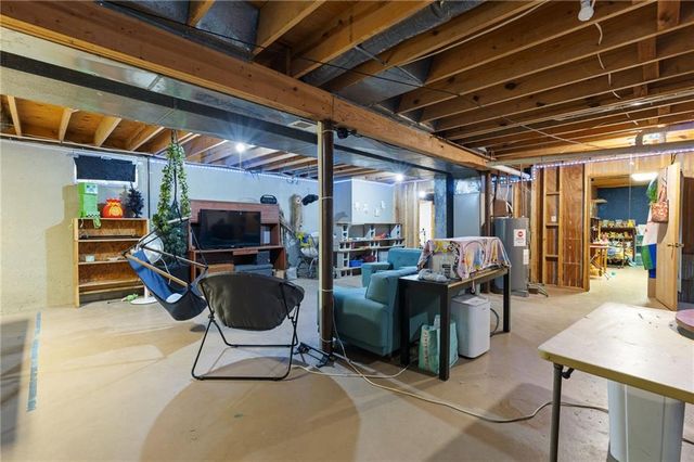 120 NW 191 Road, Warrensburg, MO 64093