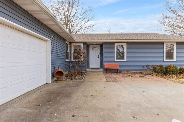 120 NW 191 Road, Warrensburg, MO 64093