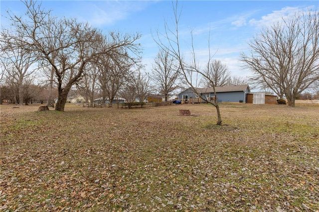 120 NW 191 Road, Warrensburg, MO 64093