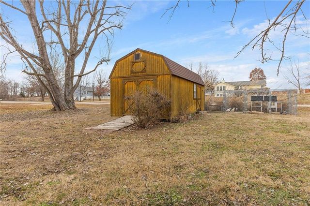 120 NW 191 Road, Warrensburg, MO 64093