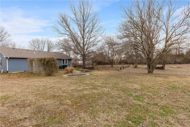 120 NW 191 Road, Warrensburg, MO 64093