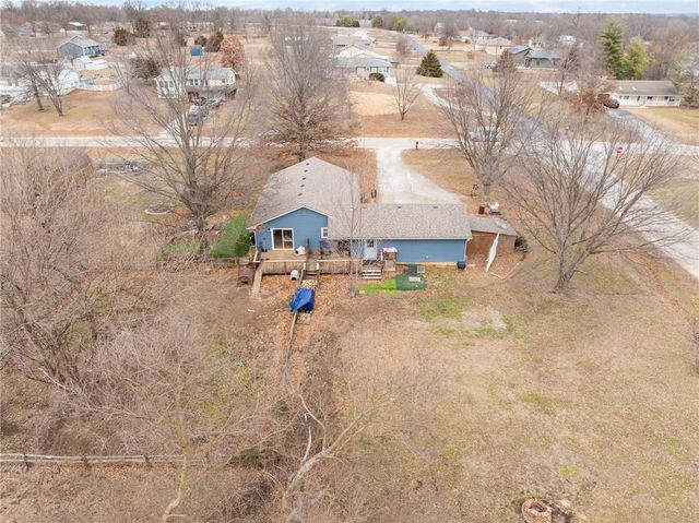 120 NW 191 Road, Warrensburg, MO 64093