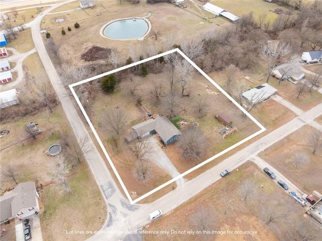 120 NW 191 Road, Warrensburg, MO 64093