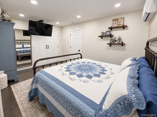 9 Sugarbush Lane, Coram, NY 11727