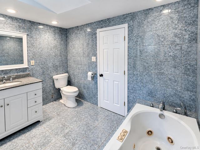 9 Sugarbush Lane, Coram, NY 11727