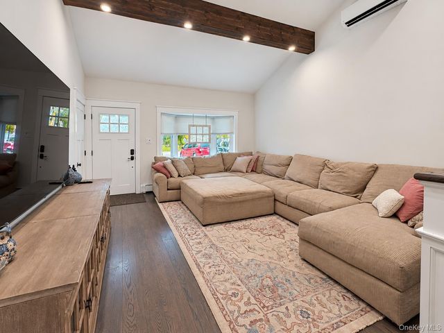 9 Sugarbush Lane, Coram, NY 11727
