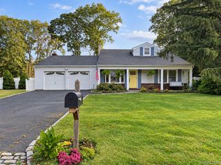 9 Sugarbush Lane, Coram, NY 11727