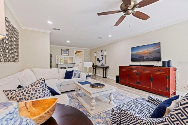 1010 43RD AVENUE N, St Petersburg, FL 33703