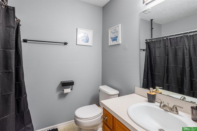 14472 Fowler Avenue, Omaha, NE 68164