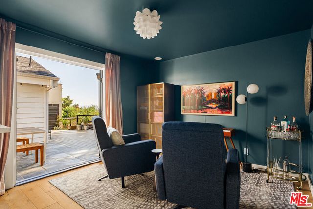 8556 Ridpath Drive, Los Angeles, CA 90046