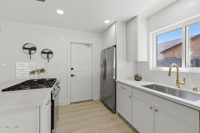 2627 Daunet Avenue, Simi Valley, CA 93065