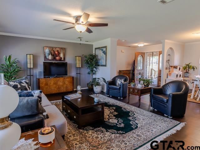 495 Wilcox Dr., Rusk, TX 75785