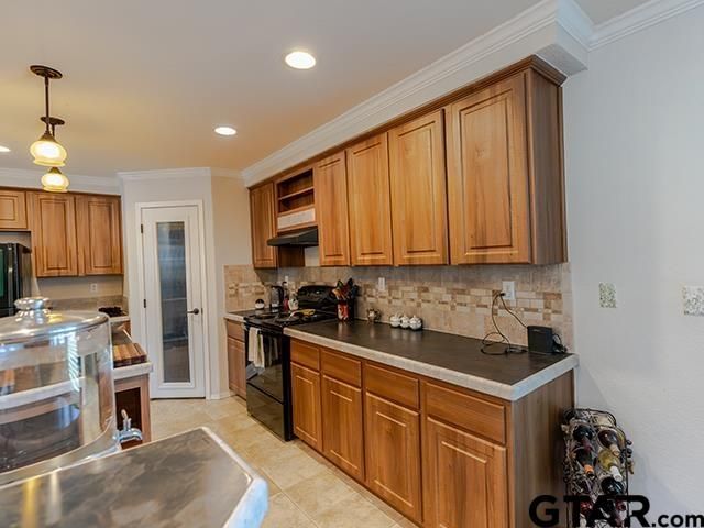 495 Wilcox Dr., Rusk, TX 75785