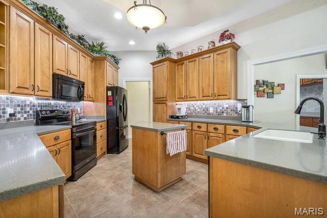 45 Oak Creek Drive, Moscow Mills, MO 63362