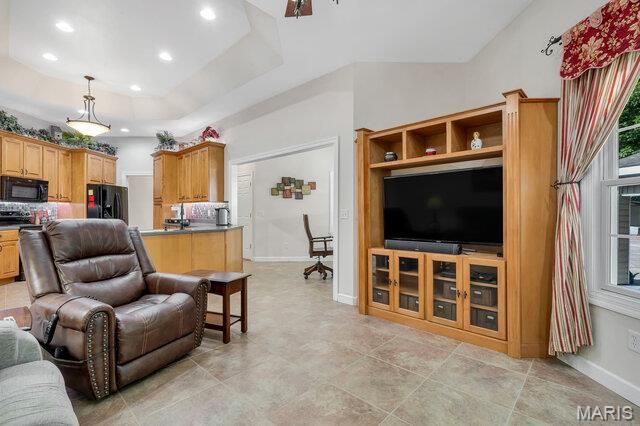 45 Oak Creek Drive, Moscow Mills, MO 63362